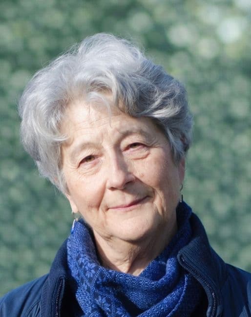 Portrait de Françoise Rongeat en situation professionnelle, souriant et confiant